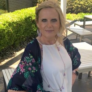 Meet your Posher, Laura